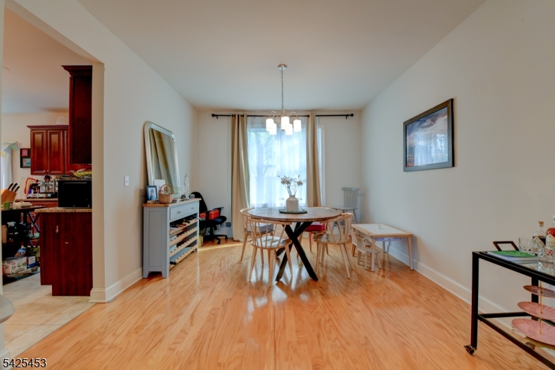 26 Pine Lane Springfield, NJ 07081 - Photo 5 of 20