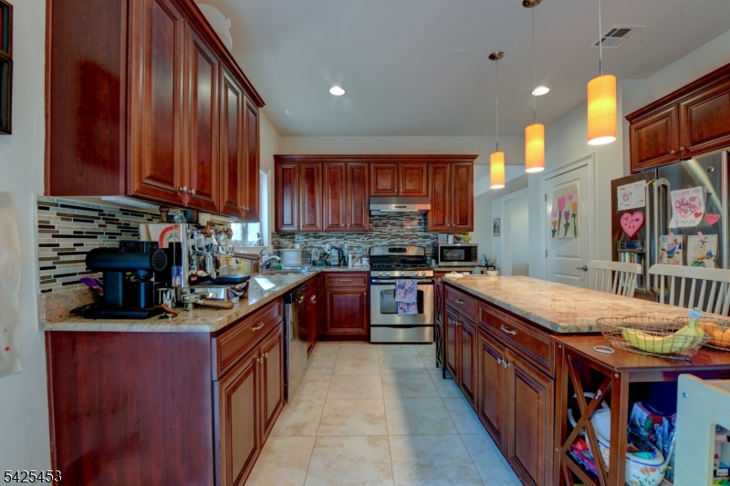 26 Pine Lane Springfield, NJ 07081 - Photo 8 of 20