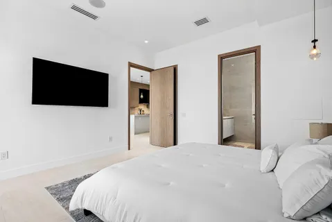 $1,300,000 | 246 Northeast 6th Avenue, Unit 201, Delray Beach, FL 33483