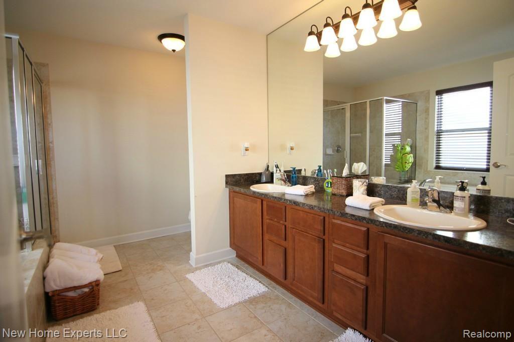 27159 Victoria Road Novi, MI 48374 - Photo 23 of 39 Victoria Master Bathroom Sinks.jpg