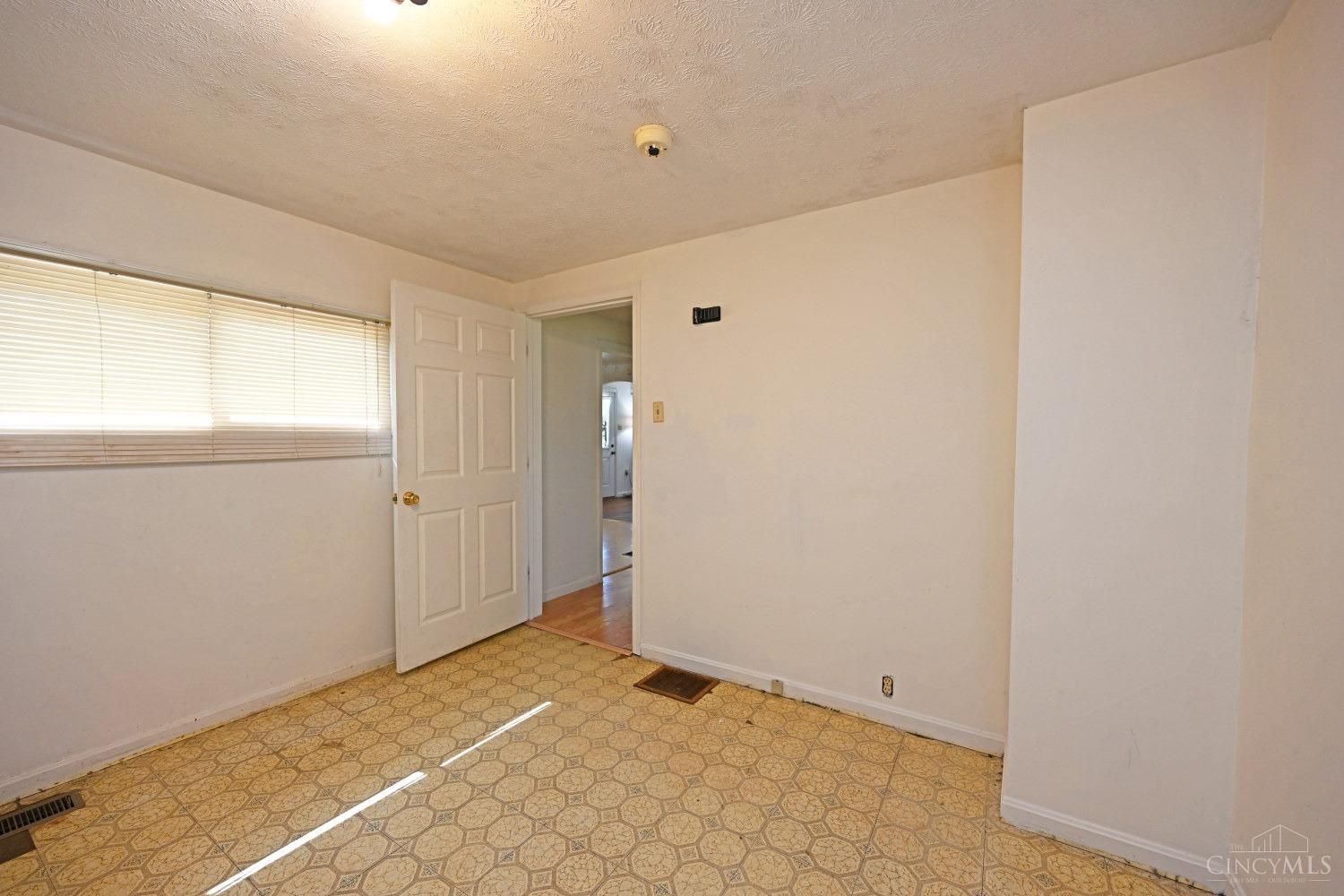 3772 Starling Road Bethel, OH 45106 - Photo 25 of 39 Gallery Image 25