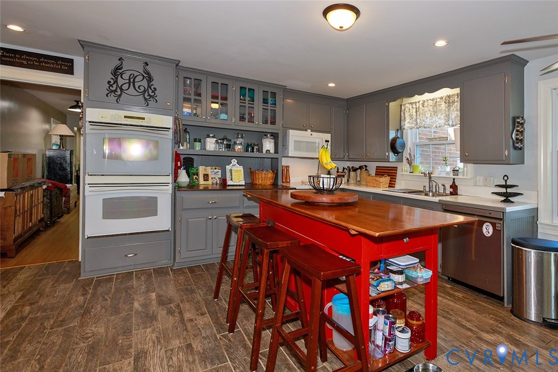 11133 Rolfe Highway Dendron, VA 23839 - Photo 16 of 49