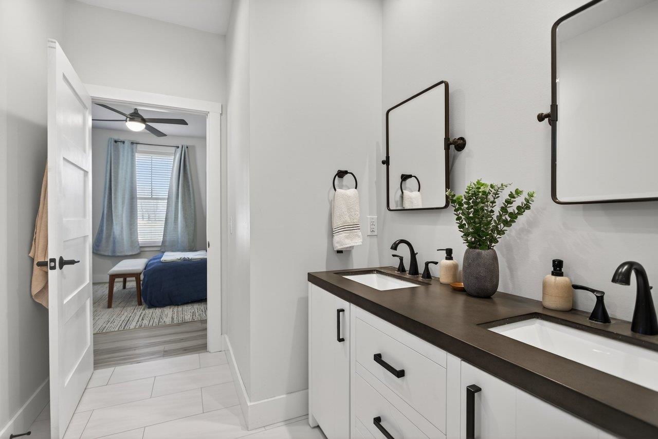 475 Beauford Road Harrisonburg, VA 22801 - Photo 30 of 75 a bathroom with a double vanity sink and a mirror
