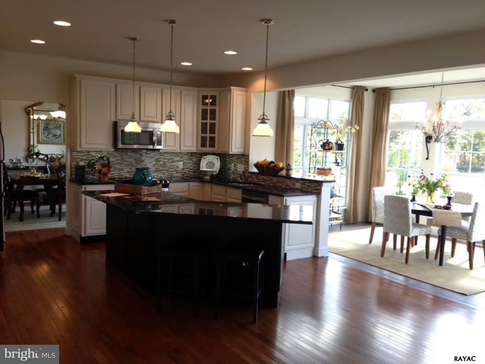 148 Fawn Hill Road, Unit 19 Hanover, PA 17331 - Photo 2 of 10 Gallery Image 2