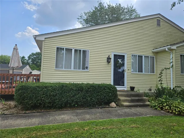 $1,775 | 15 Meadowview Terrace, Westerly, RI 02891