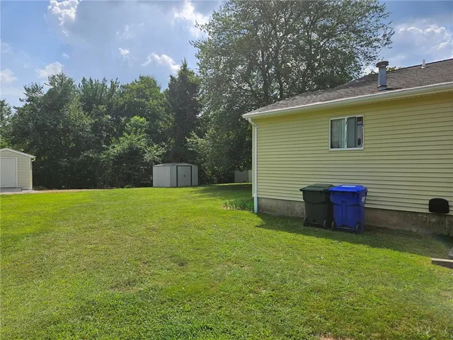 $1,700 | 15 Meadowview Terrace, Westerly, RI 02891