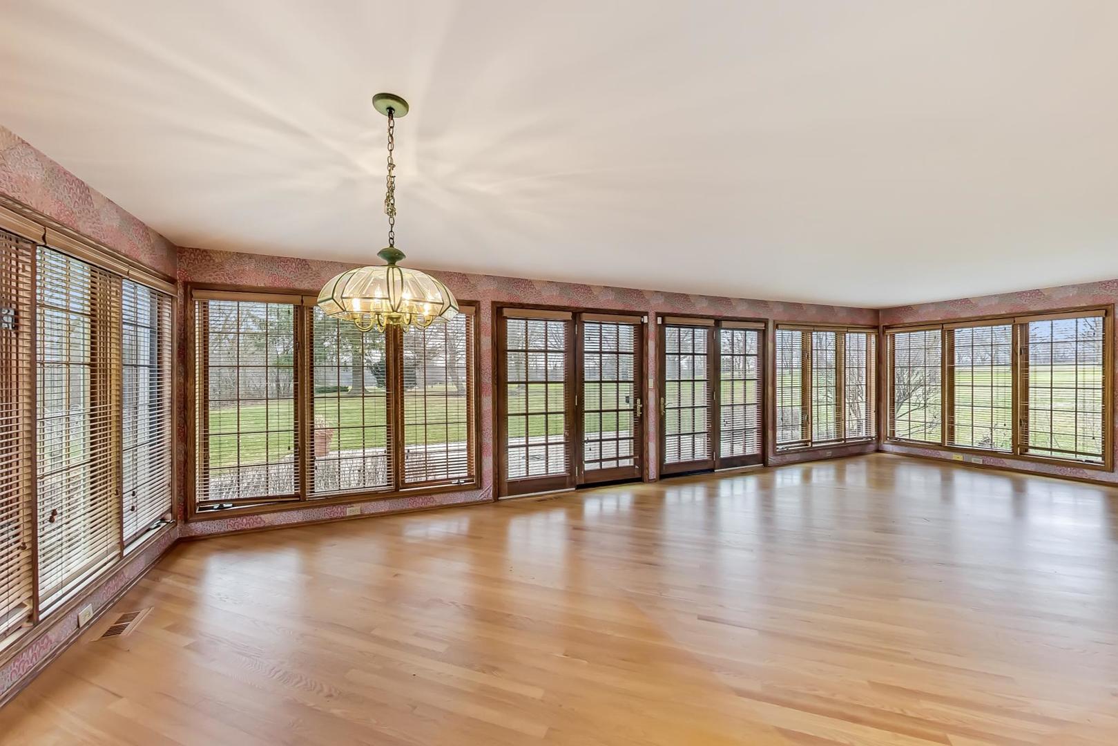 1545 Withorn Lane Inverness, IL 60067 - Photo 12 of 61 Gallery Image 12