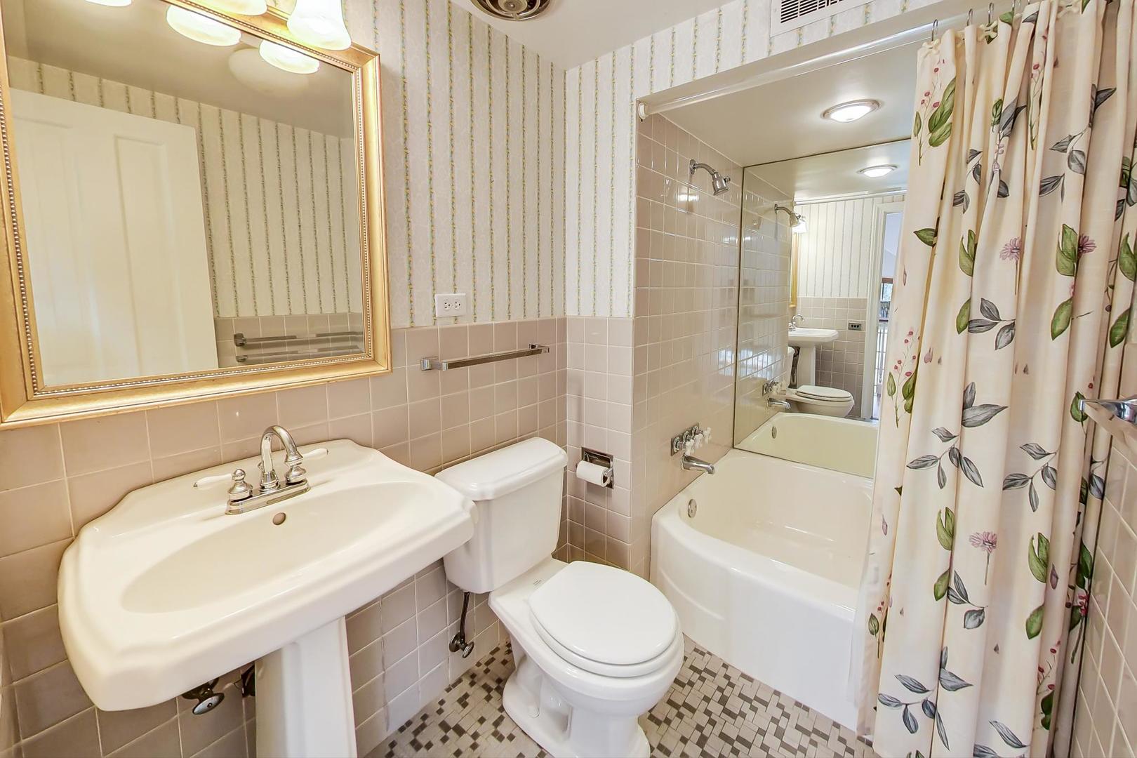 1545 Withorn Lane Inverness, IL 60067 - Photo 44 of 61 Gallery Image 44