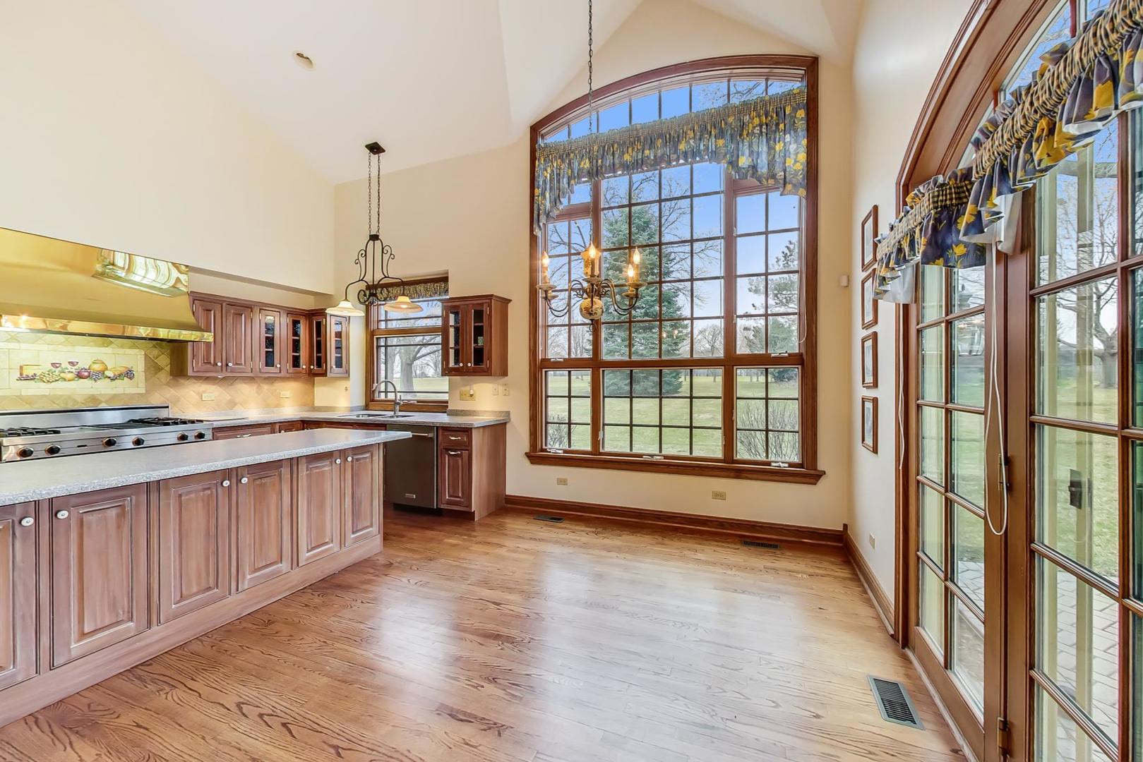 1545 Withorn Lane Inverness, IL 60067 - Photo 8 of 61 Gallery Image 8
