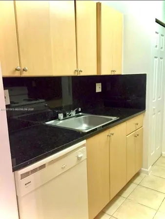 $1,700 | 7130 Northwest 179th Street, Unit 207, Hialeah, FL 33015