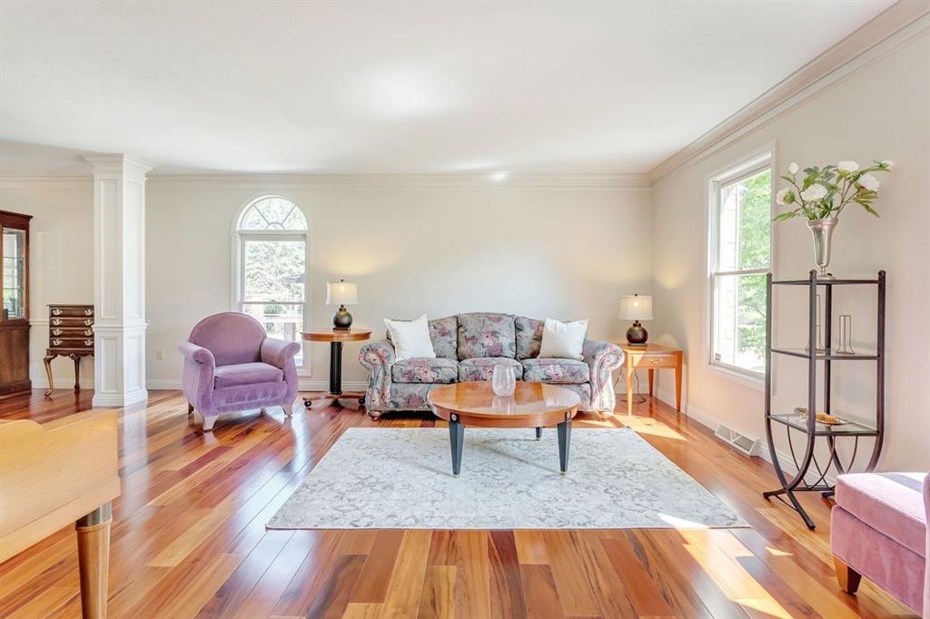 192 Pinkerton Road Wexford, PA 15090 - Photo 3 of 25 Gallery Image 3