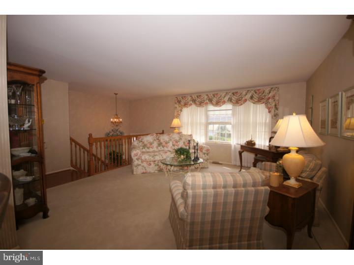 29 Regent Road Cherry Hill, NJ 08003 - Photo 8 of 25 Living Room