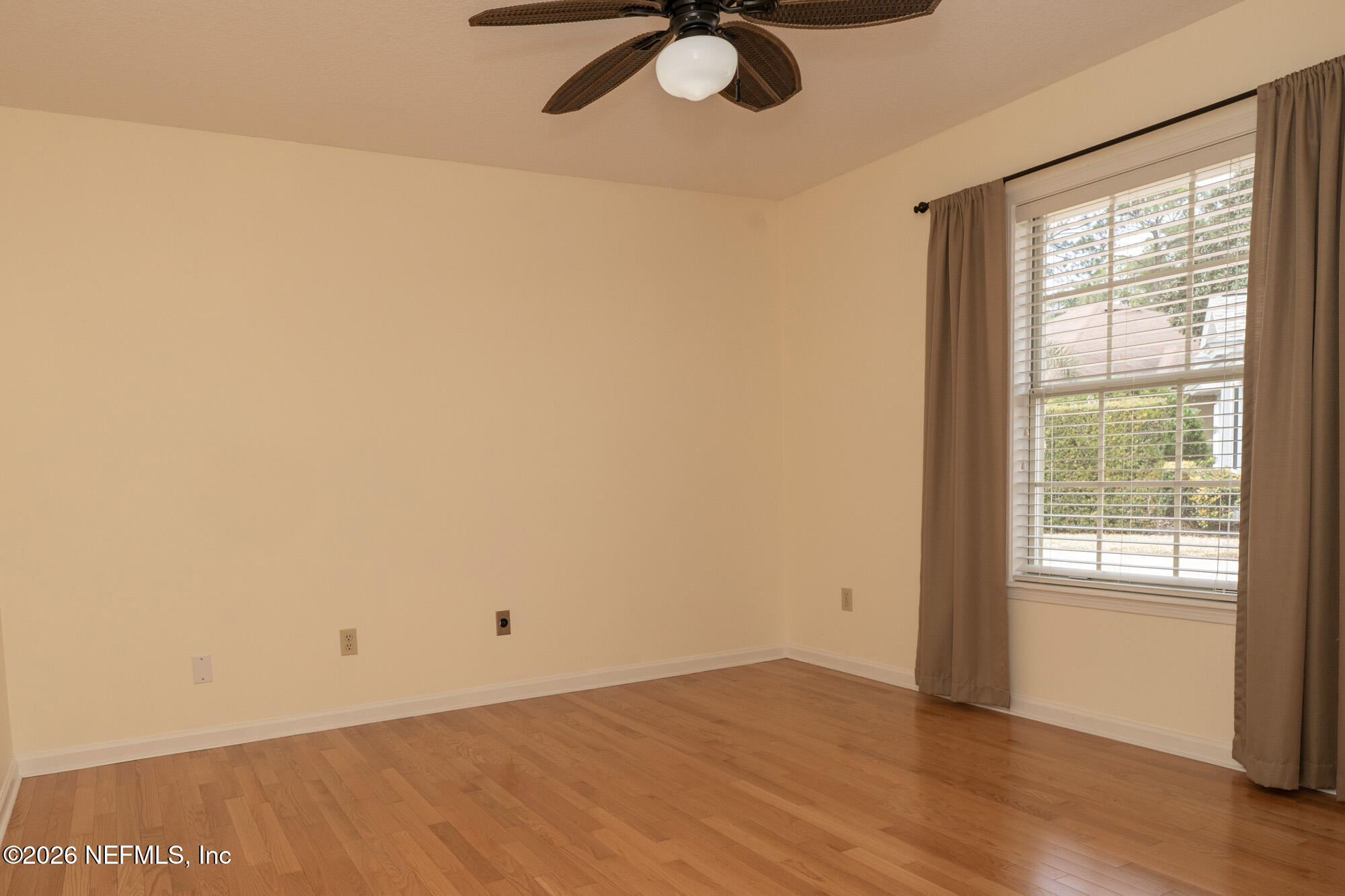 13177 Cricket Cove Road North Jacksonville, FL 32224 - Photo 31 of 39 an empty room with a window