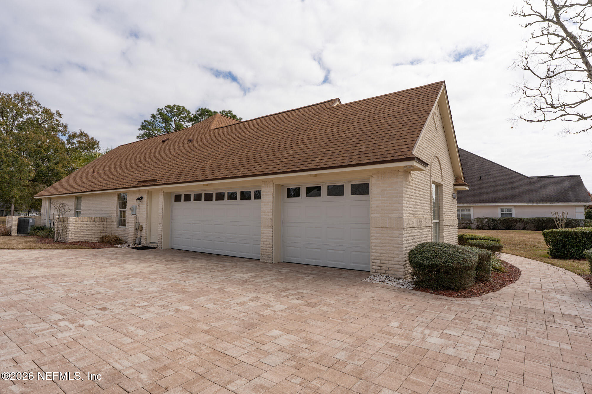 13177 Cricket Cove Road North Jacksonville, FL 32224 - Photo 37 of 39 a backyard of a house with barbeque oven and a stove