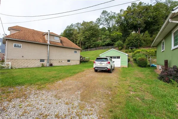 $86,900 | 419 Vandergrift Lane, East Vandergrift, PA 15629
