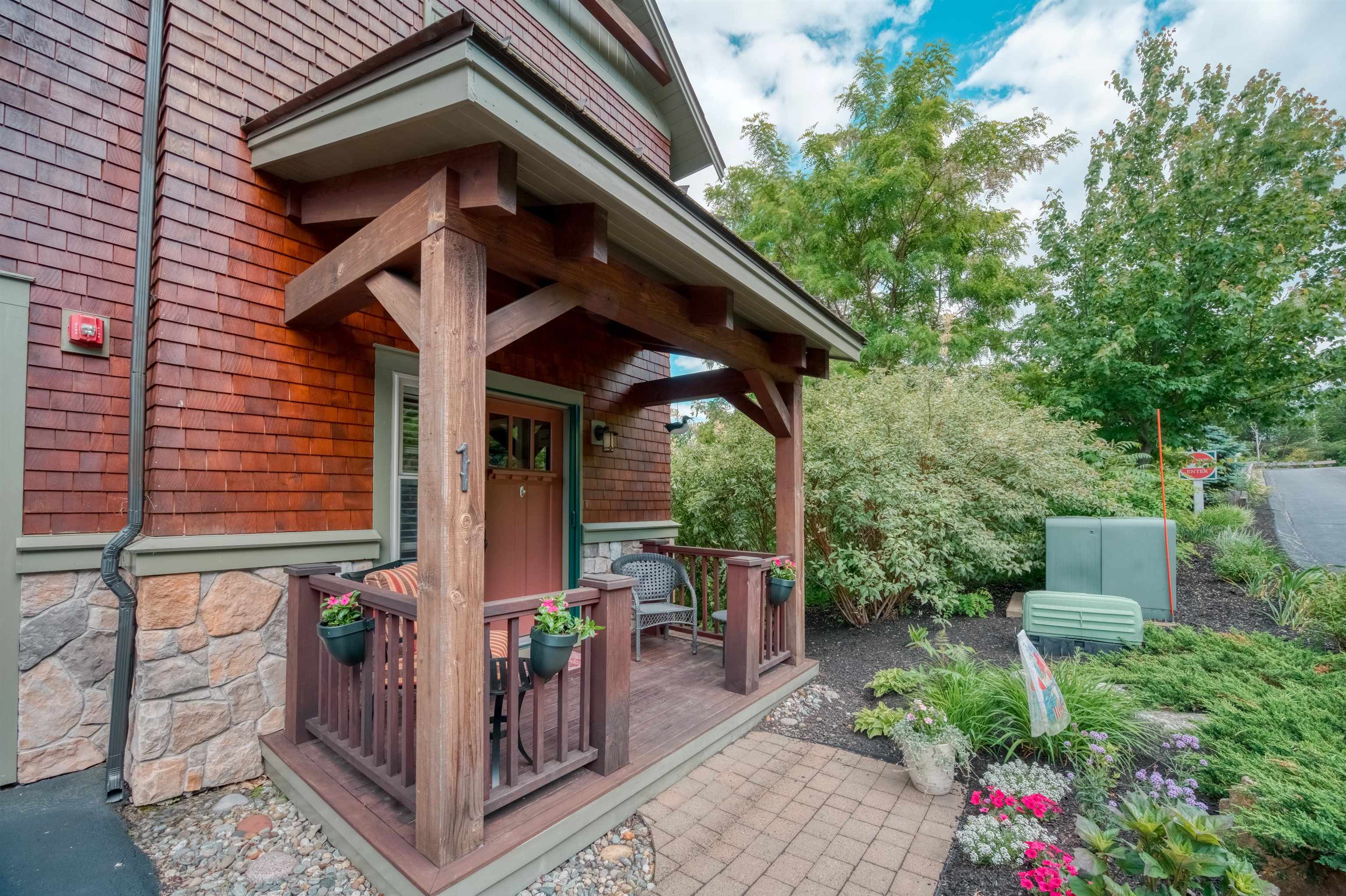 569 Scenic Road, Unit 1 Laconia, NH 03246 - Photo 4 of 40