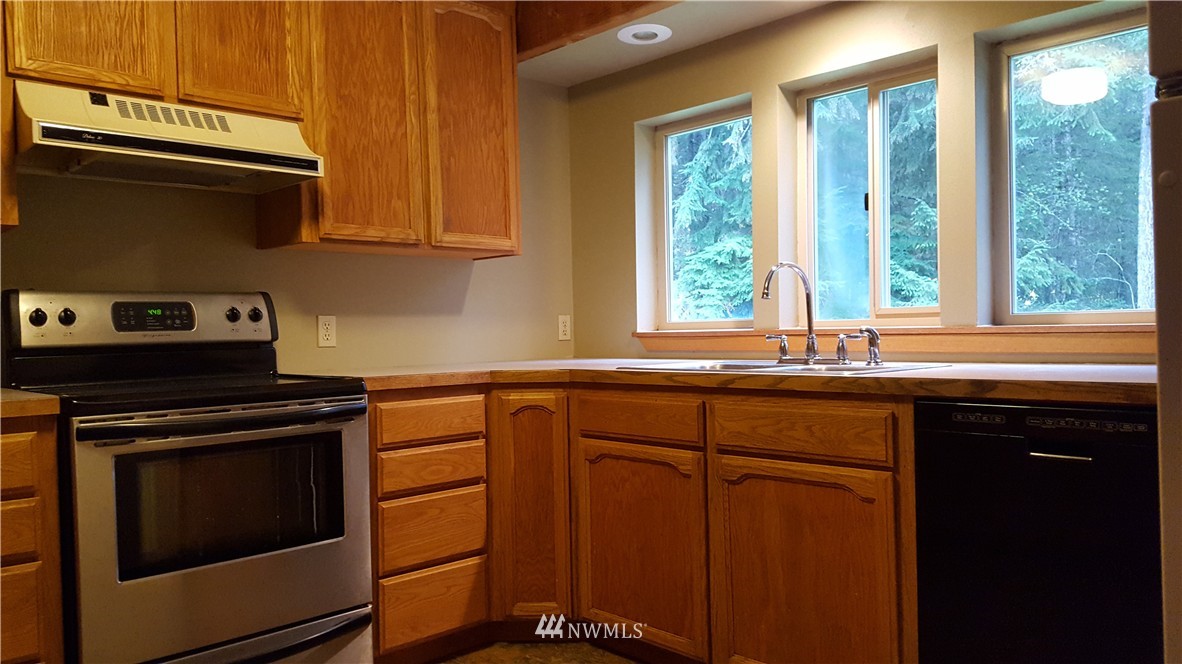 3169 Spring Creek Road Southeast Port Orchard, WA 98367 - Photo 6 of 17 Gallery Image 6