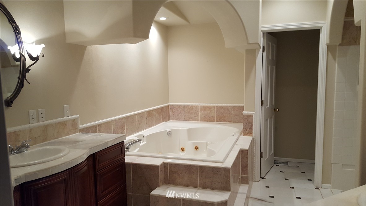 3169 Spring Creek Road Southeast Port Orchard, WA 98367 - Photo 8 of 17 Gallery Image 8