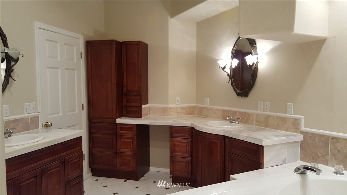 3169 Spring Creek Road Southeast Port Orchard, WA 98367 - Photo 9 of 17 Gallery Image 9