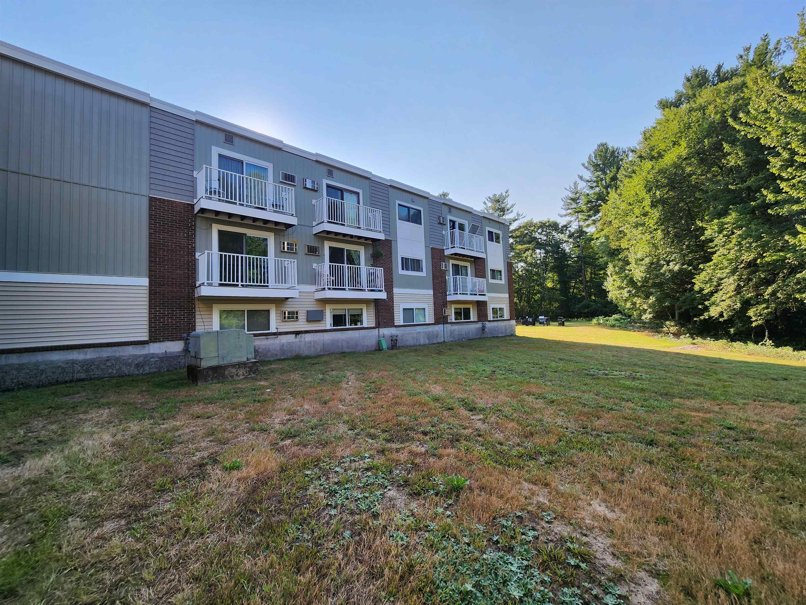 74 E Constitution Drive, Unit 74 Londonderry, NH 03053 - Photo 16 of 28