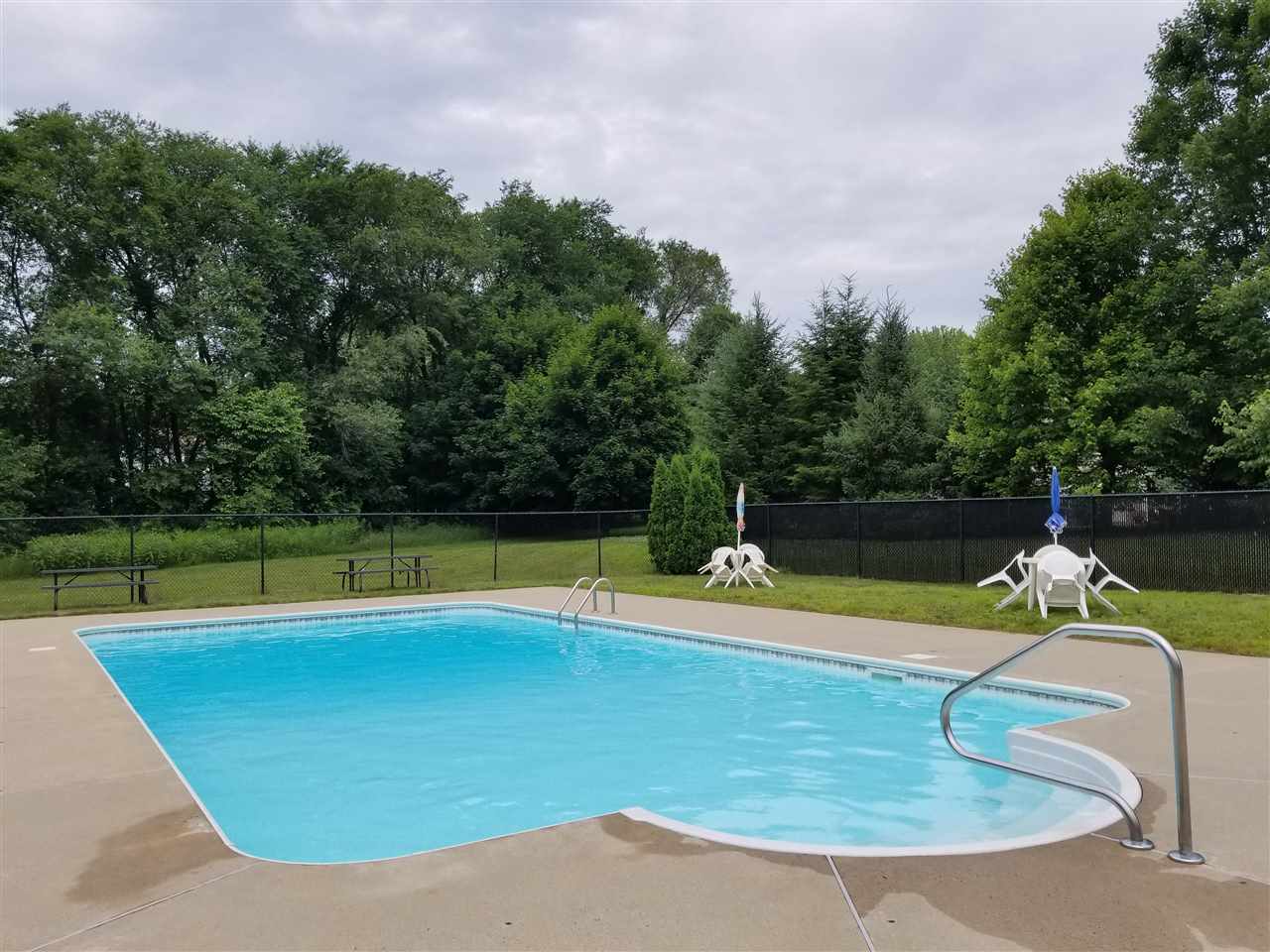 74 E Constitution Drive, Unit 74 Londonderry, NH 03053 - Photo 17 of 28