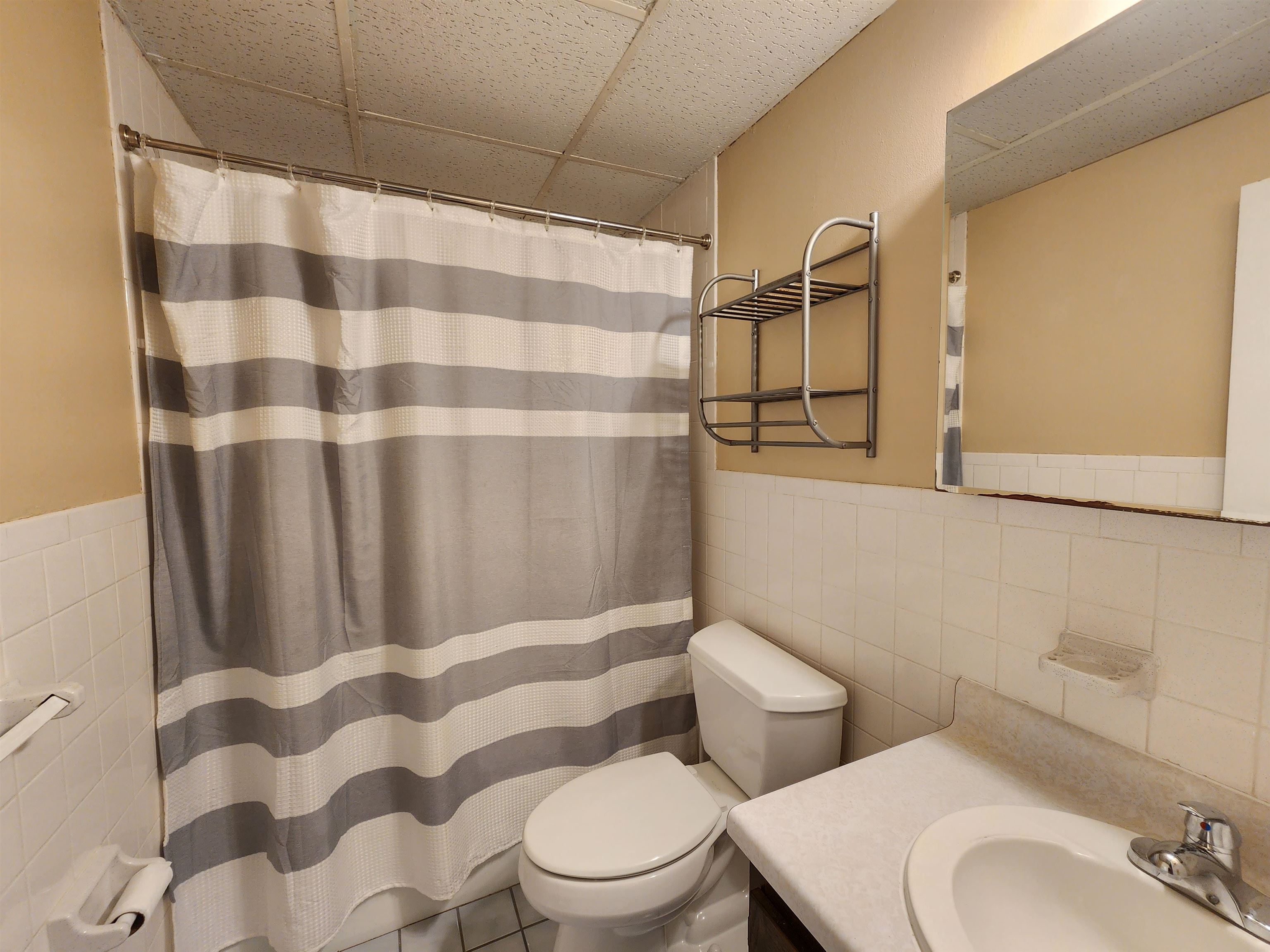 74 E Constitution Drive, Unit 74 Londonderry, NH 03053 - Photo 4 of 28