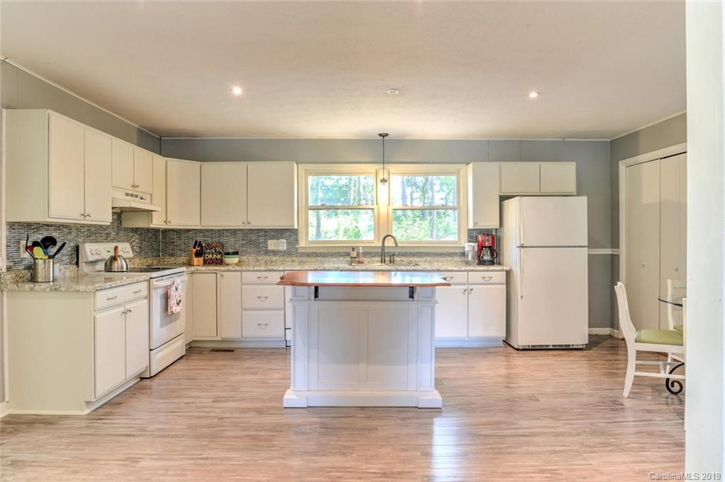 110 Homestead Road Candler, NC 28715 - Photo 4 of 31 Gallery Image 4