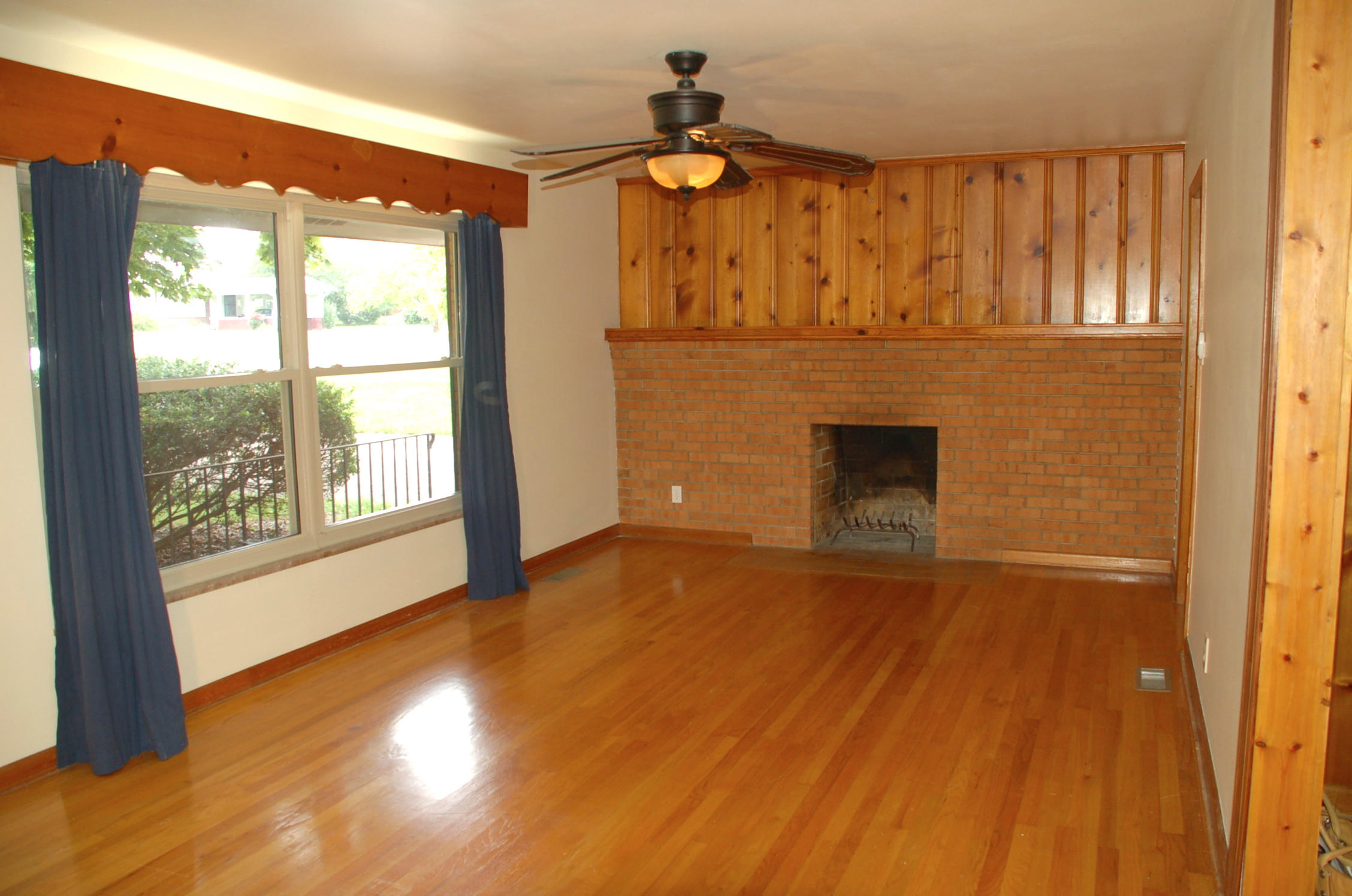 4317 Deerfield Road Knoxville, TN 37921 - Photo 3 of 20 DSC_0159