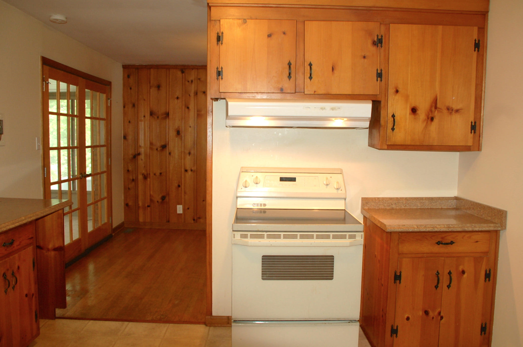 4317 Deerfield Road Knoxville, TN 37921 - Photo 9 of 20 Kitchen