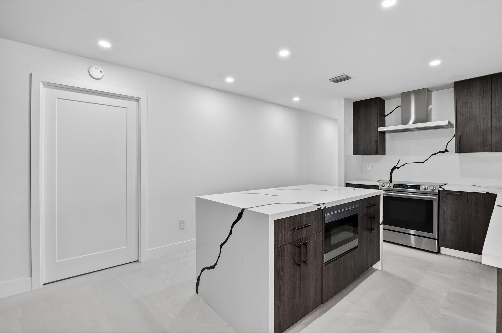 20833 Sonrisa Way Boca Raton, FL 33433 - Photo 12 of 50 Kitchen