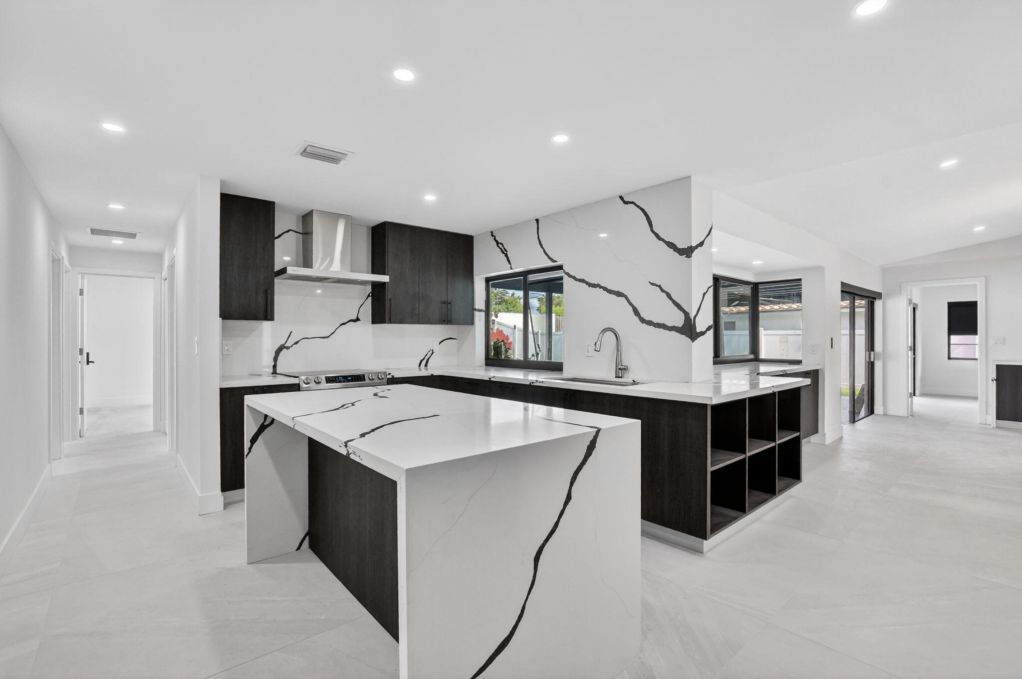 20833 Sonrisa Way Boca Raton, FL 33433 - Photo 13 of 50 Kitchen