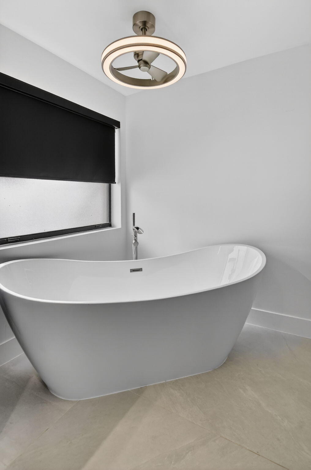 20833 Sonrisa Way Boca Raton, FL 33433 - Photo 25 of 50 Bathtub