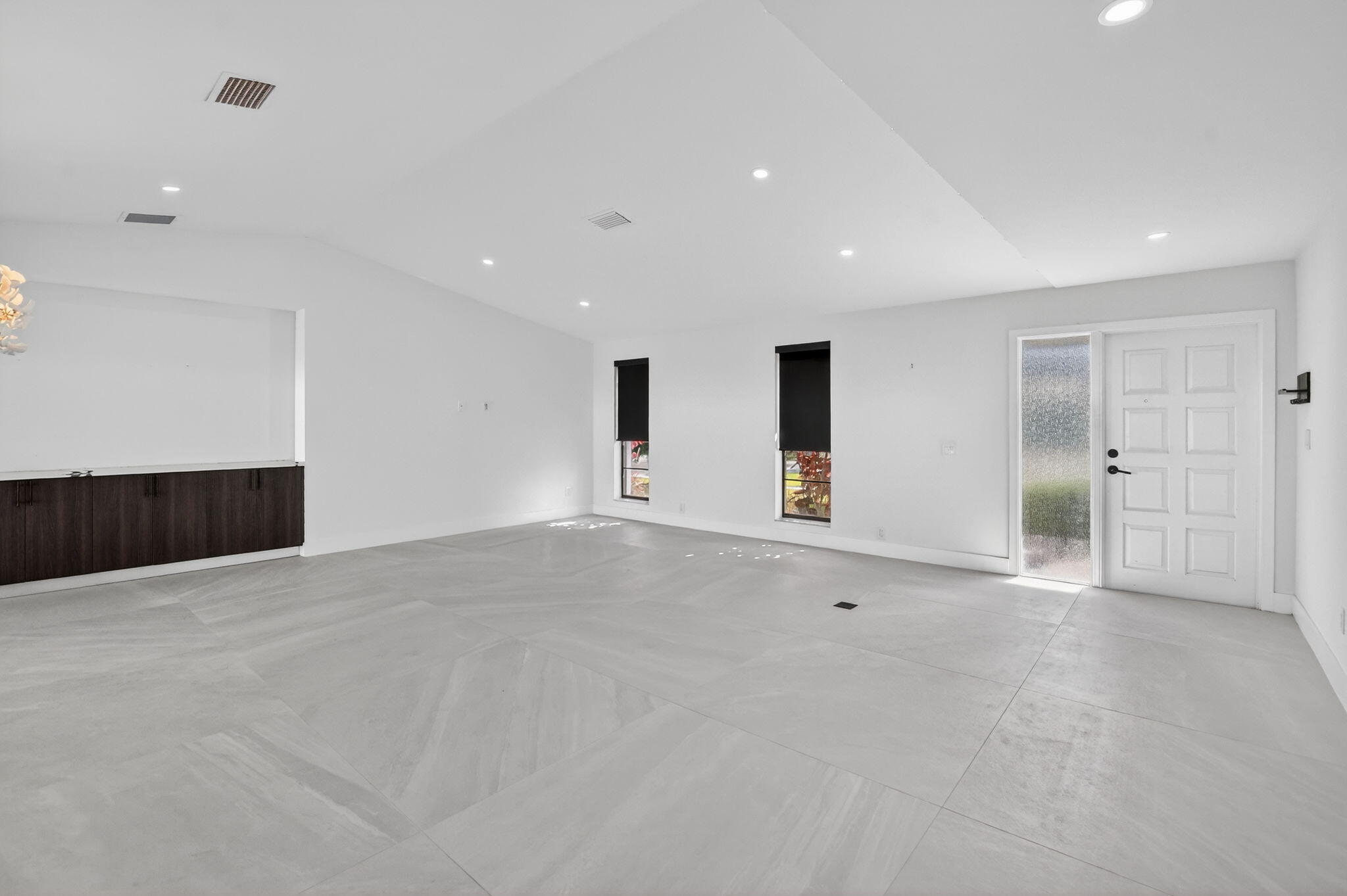 20833 Sonrisa Way Boca Raton, FL 33433 - Photo 5 of 50 Living Area