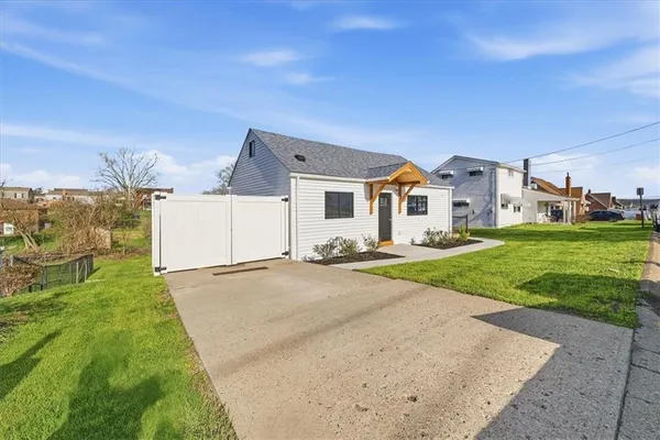 $238,000 | 1216 Eckert Road, Monaca, PA 15061