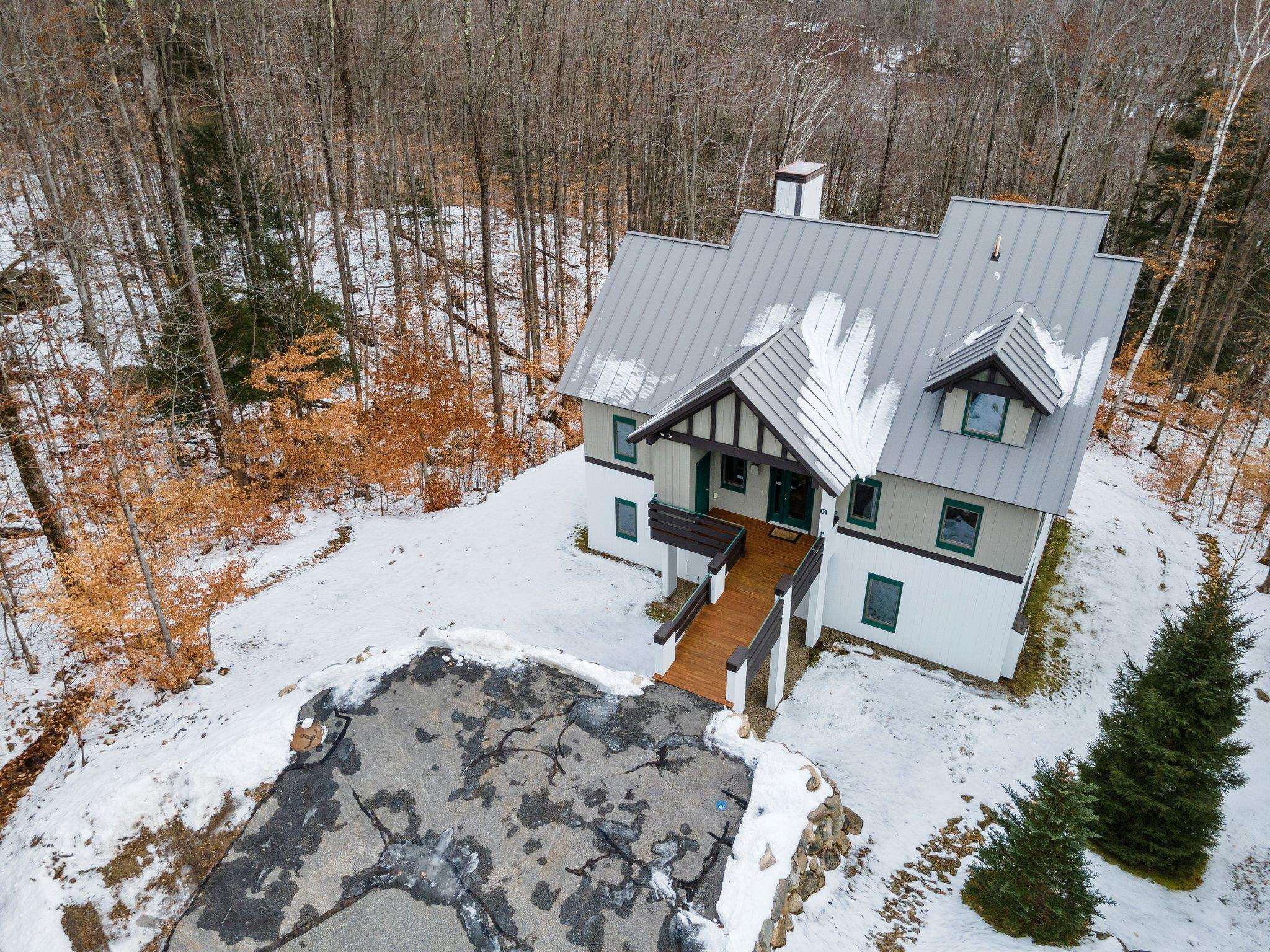 10 Blackberry Road Lincoln, NH 03251 - Photo 1 of 37