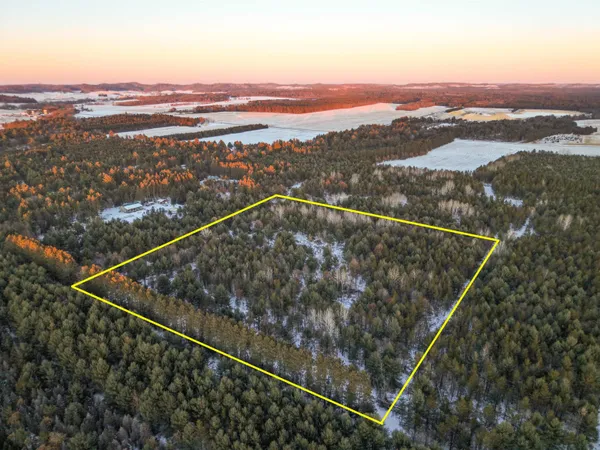 $100,000 | 1 County Highway, Sparta, WI 54656