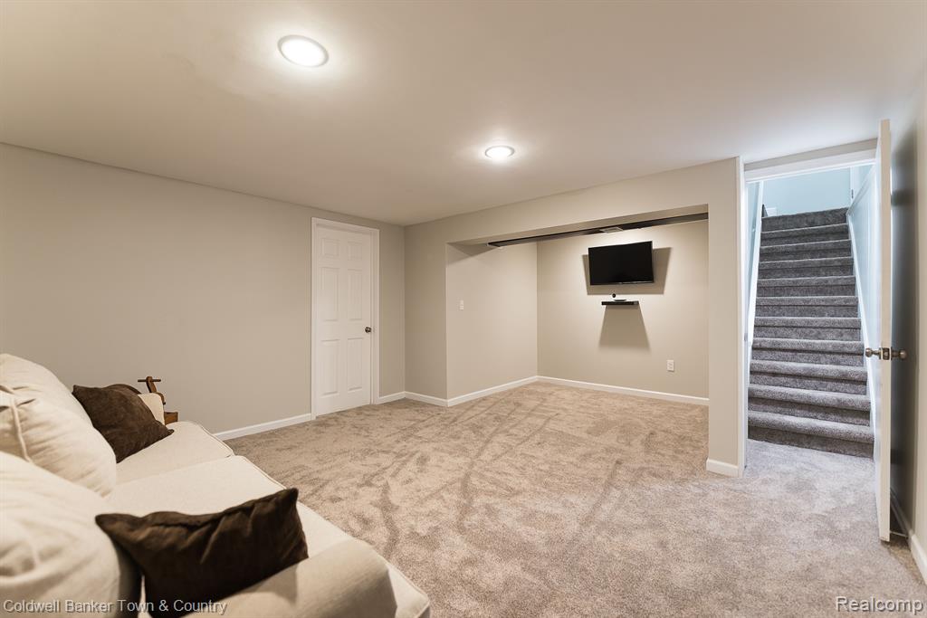 2400 Byrnes Road Lansing, MI 48906 - Photo 17 of 35 Gallery Image 17