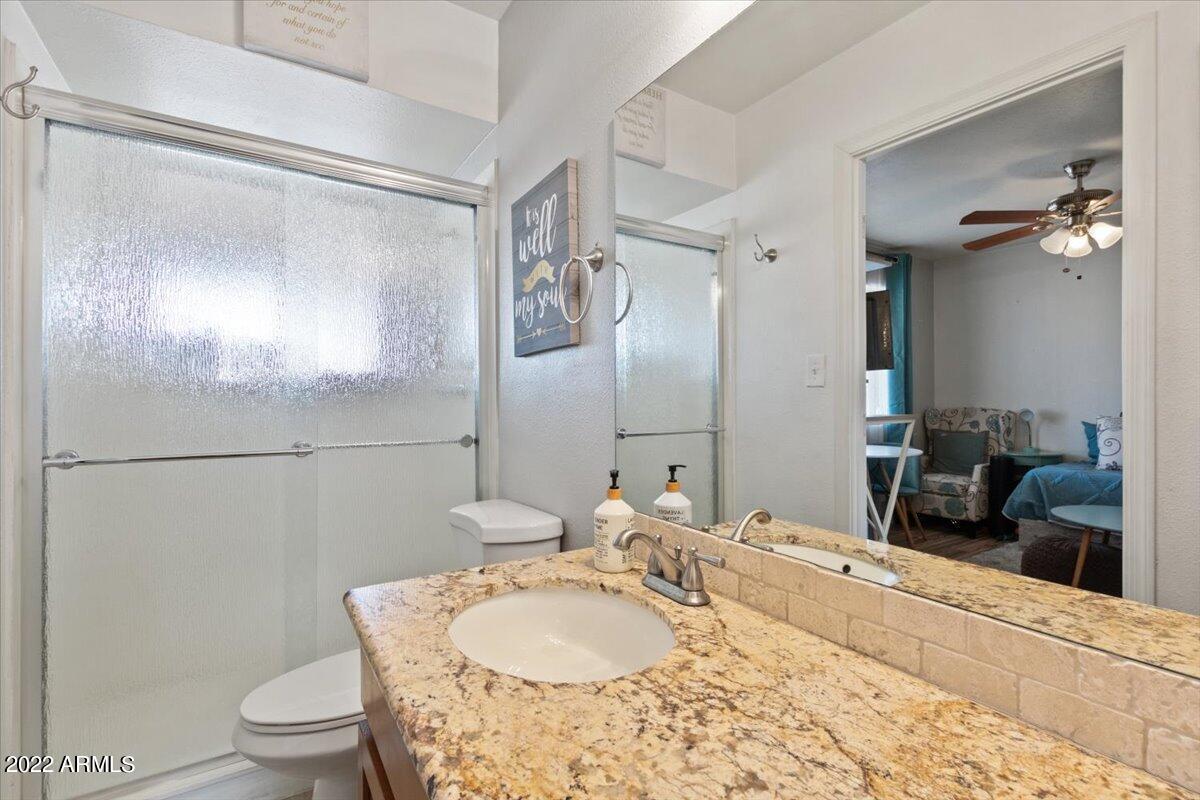 3820 West Wethersfield Road Phoenix, AZ 85029 - Photo 16 of 21 16-Bathroom