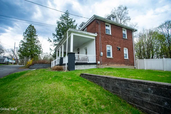 $275,000 | 3 Luther Street, Troy, NY 12180