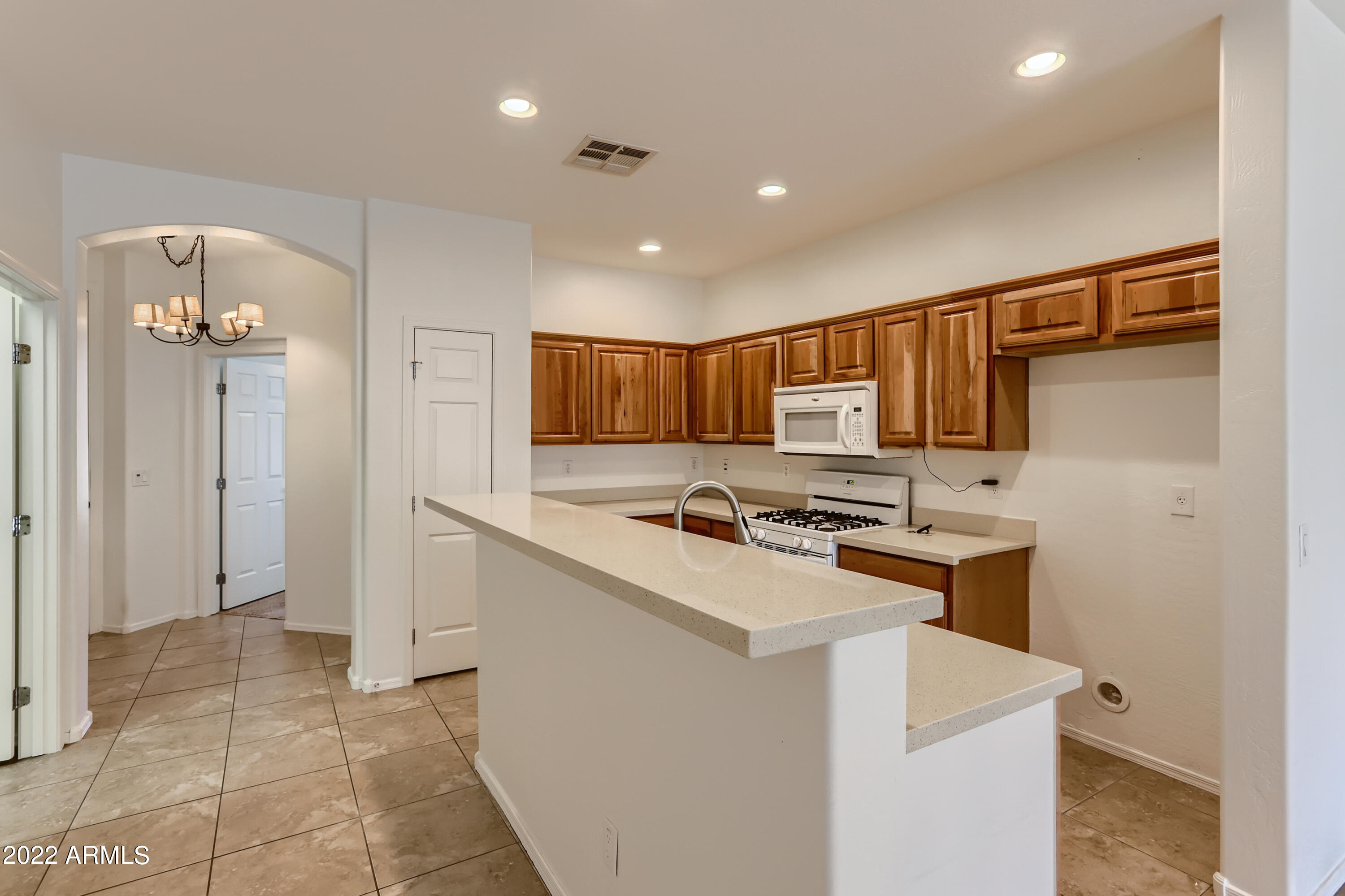15345 West Charter Oak Road Surprise, AZ 85379 - Photo 11 of 33 10-701692350-13 Kitchen