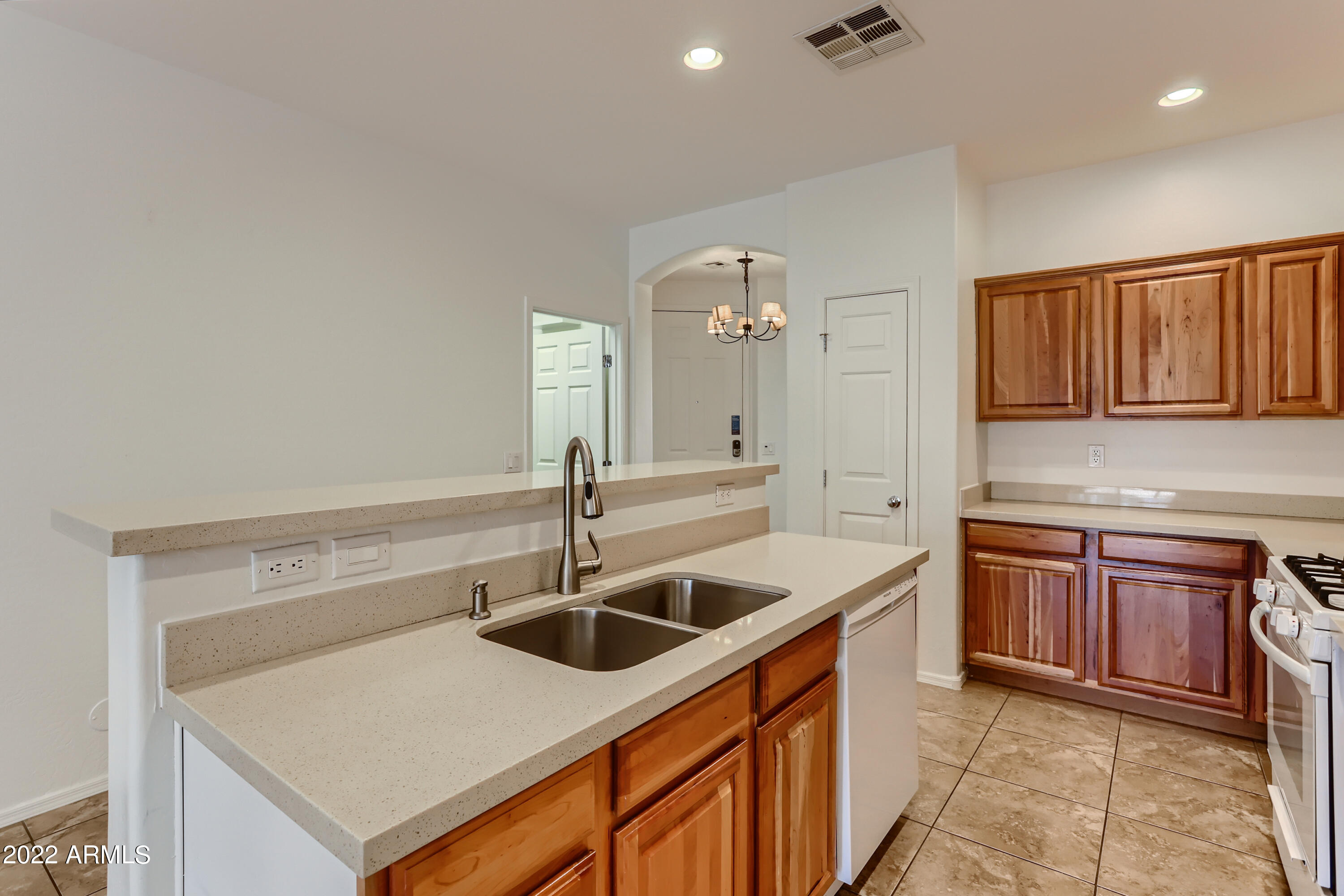 15345 West Charter Oak Road Surprise, AZ 85379 - Photo 12 of 33 11-481009473-14 Kitchen