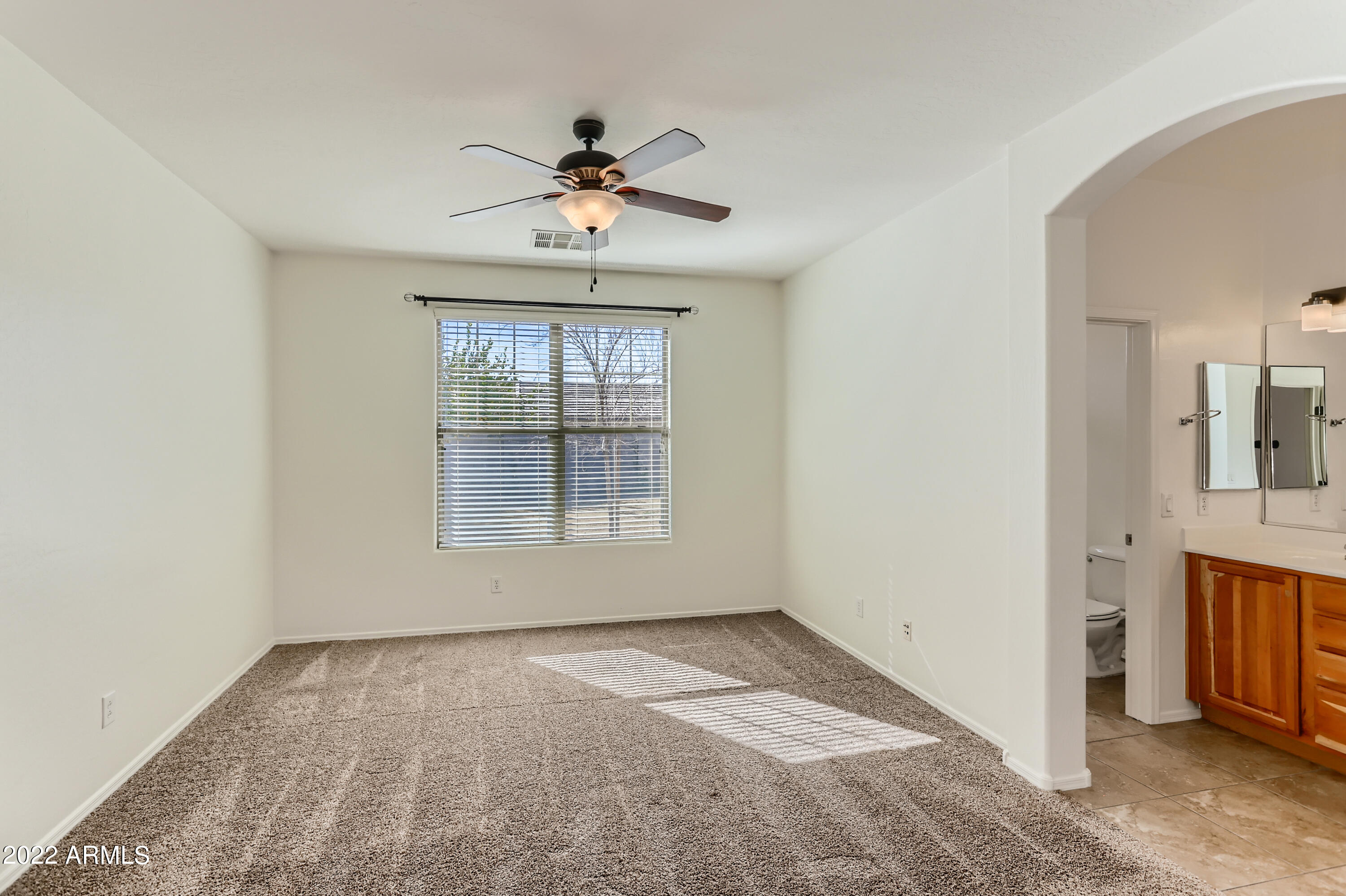 15345 West Charter Oak Road Surprise, AZ 85379 - Photo 17 of 33 16-515137941-20 Primary Bedroom