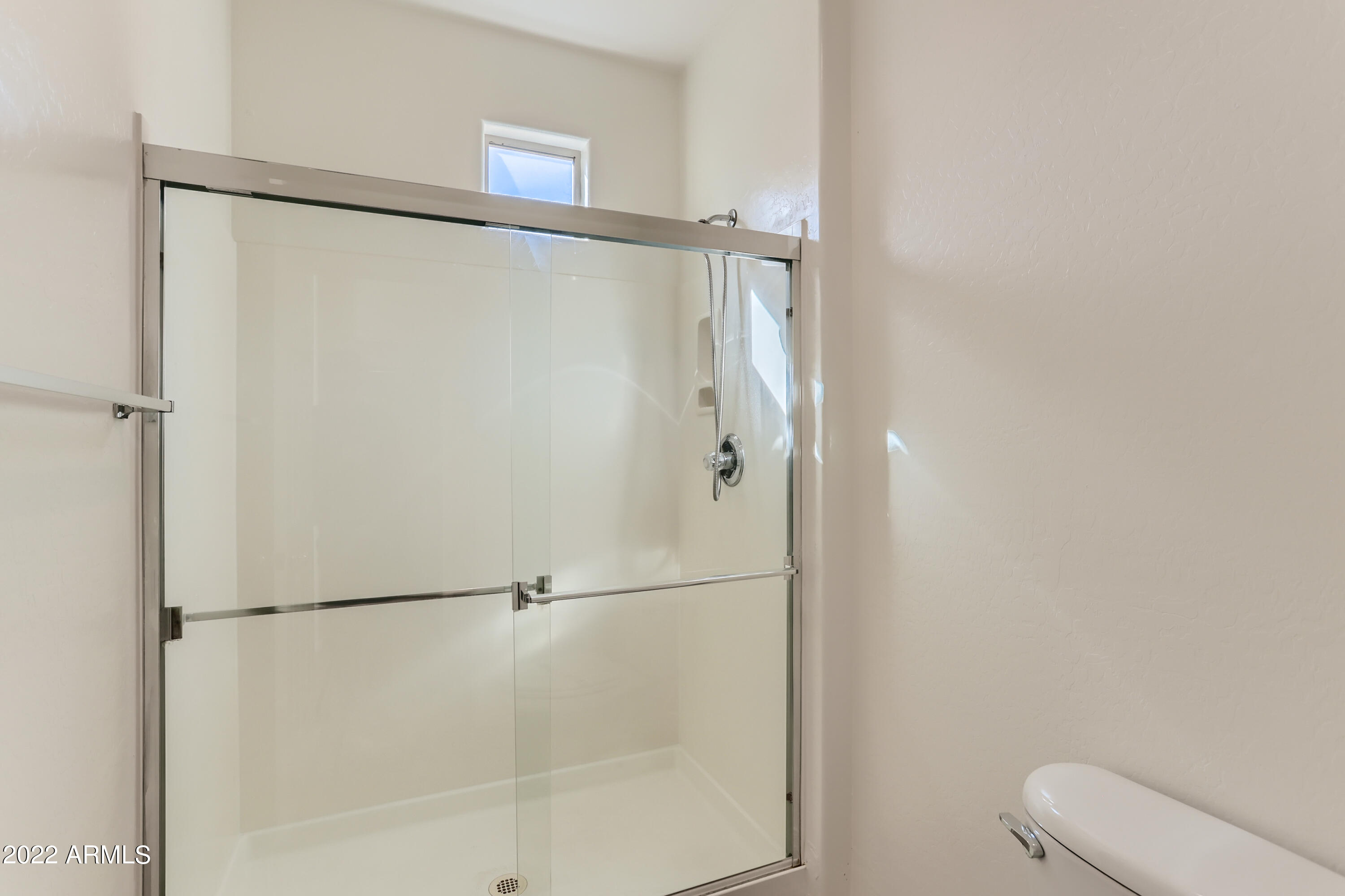 15345 West Charter Oak Road Surprise, AZ 85379 - Photo 20 of 33 19-843283898-23 Primary Bathroom