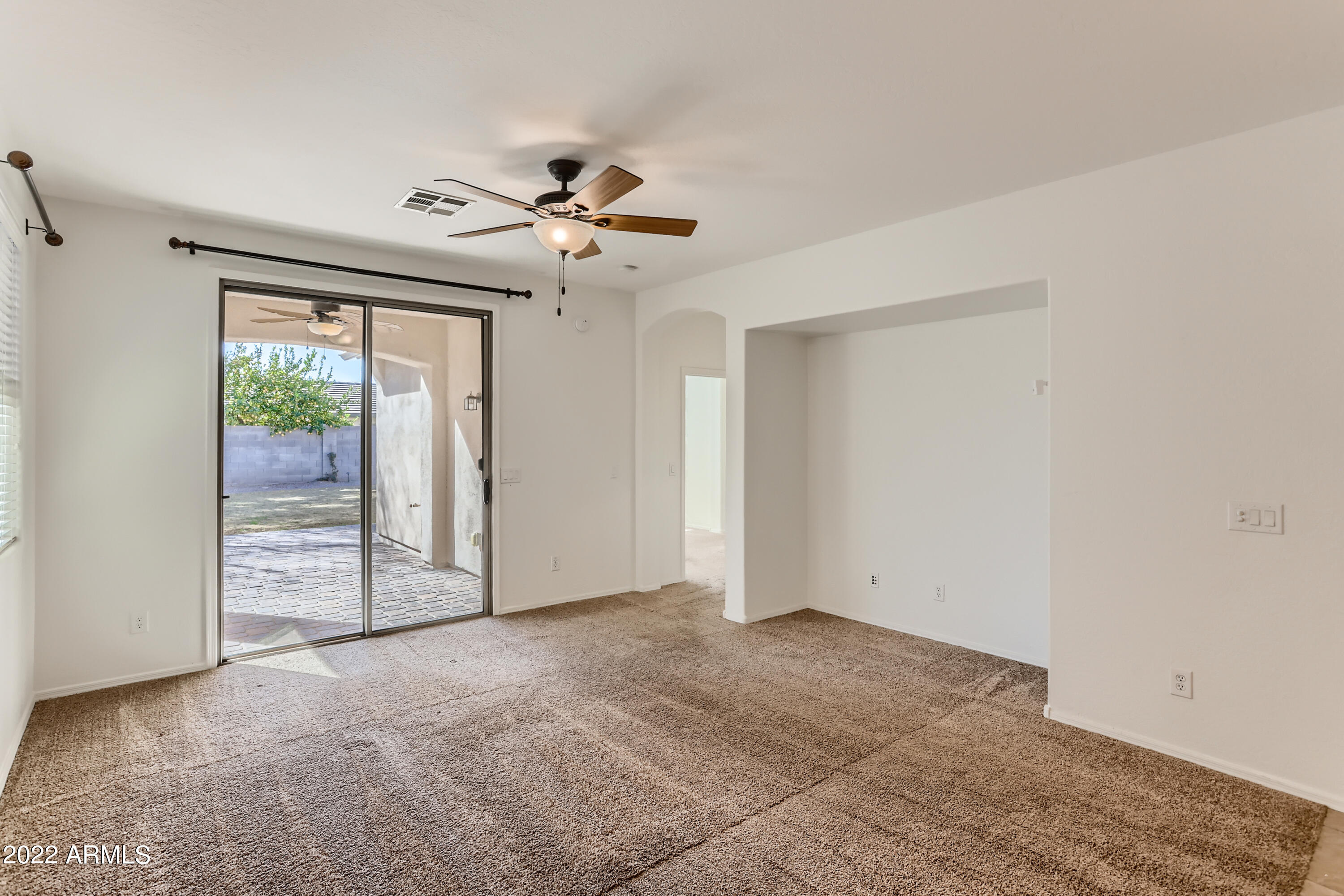 15345 West Charter Oak Road Surprise, AZ 85379 - Photo 7 of 33 6-553179602-09 Living Room