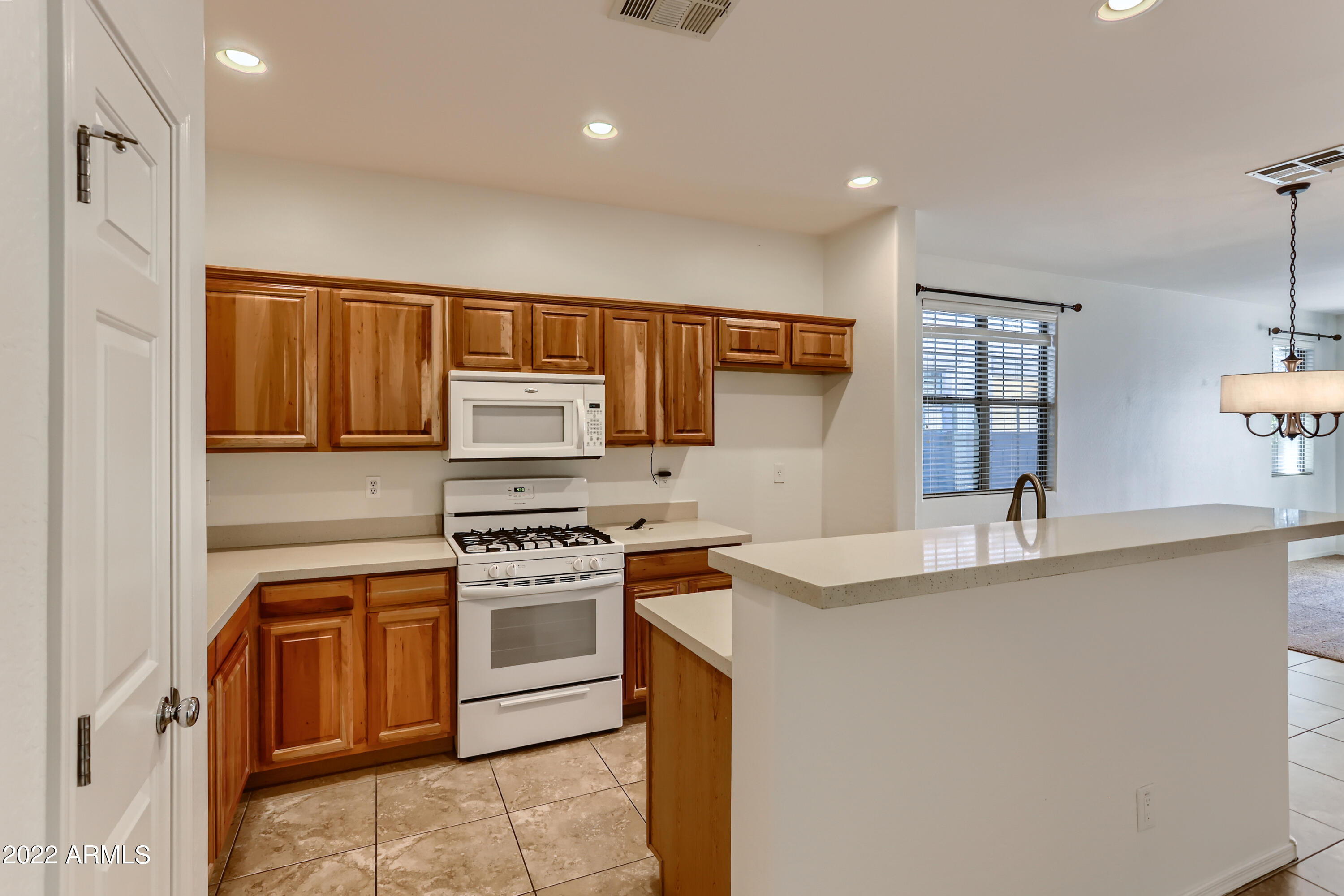 15345 West Charter Oak Road Surprise, AZ 85379 - Photo 10 of 33 9-615707263-12 Kitchen