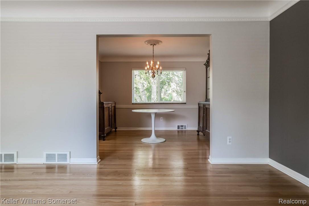 541 South Rosedale Court Grosse Pointe, MI 48236 - Photo 14 of 46 Interiors (7 of 41).jpg