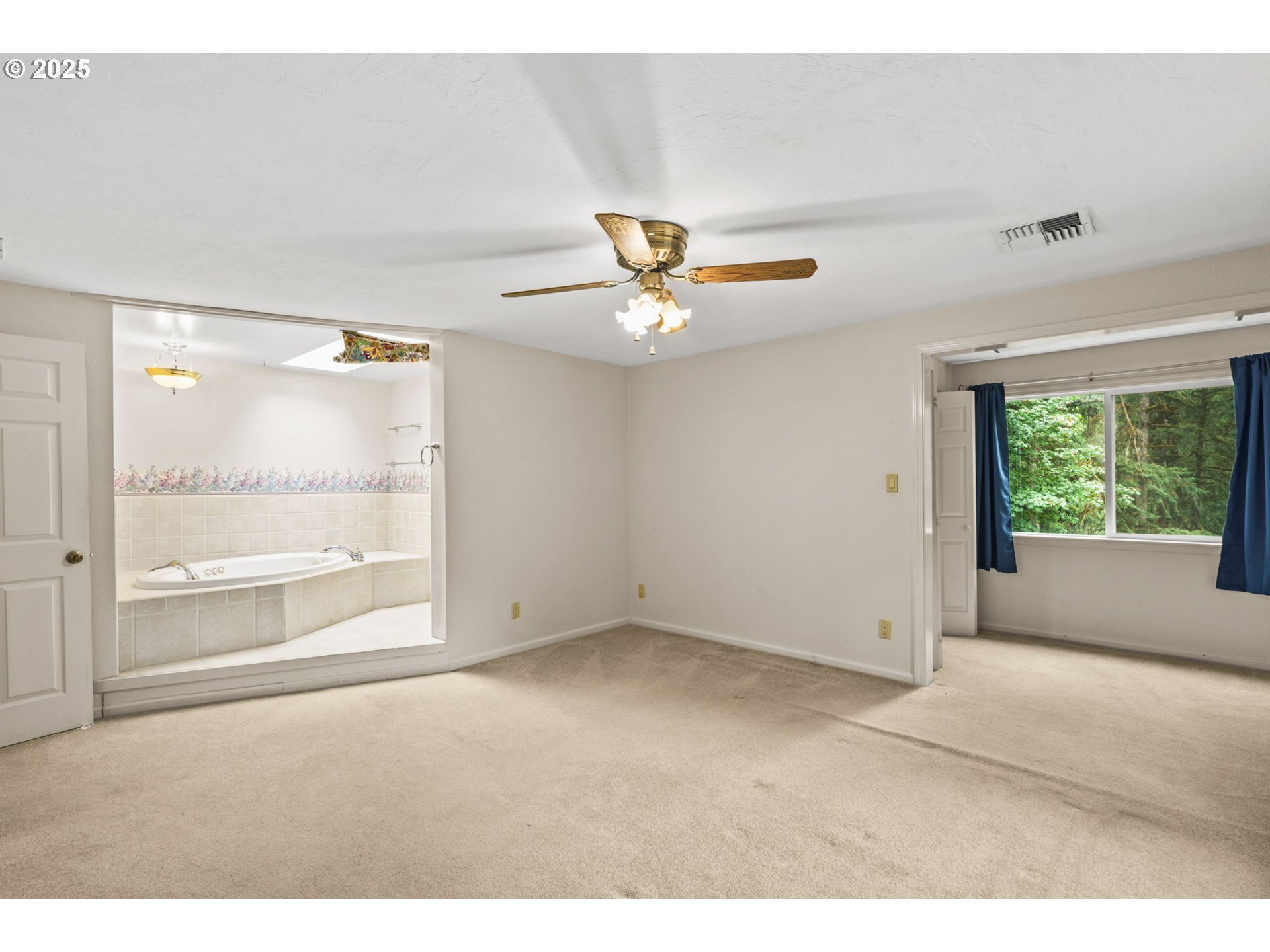40153 Booth Kelly Road Springfield, OR 97478 - Photo 33 of 44 a view of an empty room with a window