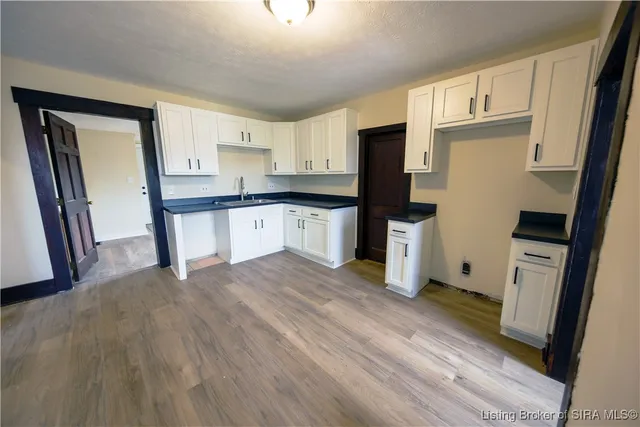 $259,900 | 3593 Old Vincennes Road, Floyds Knobs, IN 47119