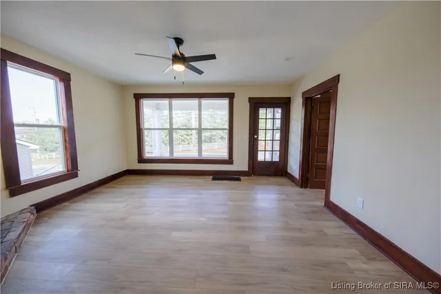 $259,900 | 3593 Old Vincennes Road, Floyds Knobs, IN 47119