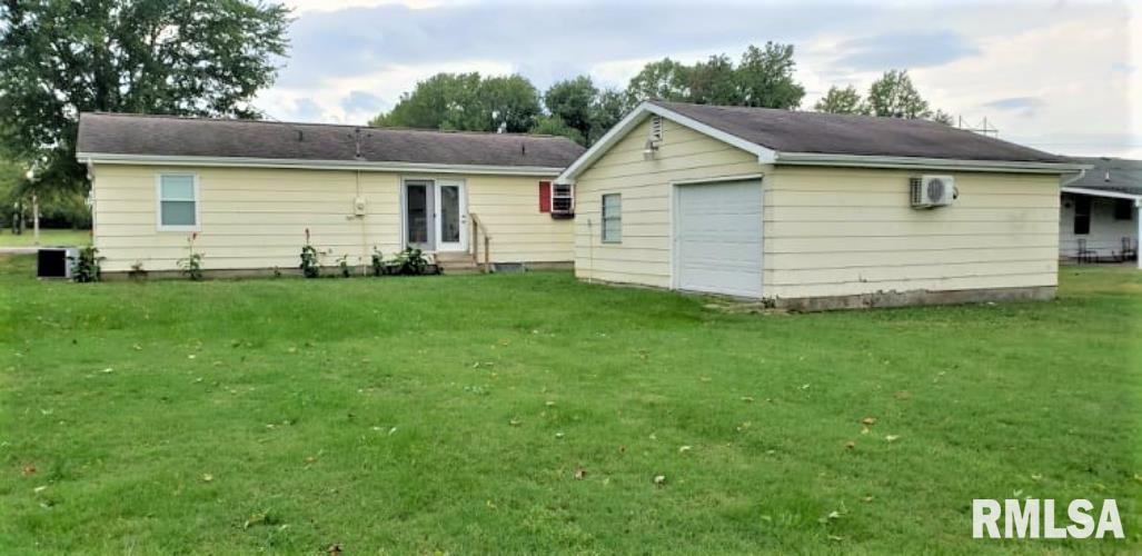 607 West Main Street Ewing, IL 62836 - Photo 5 of 28 Gallery Image 5